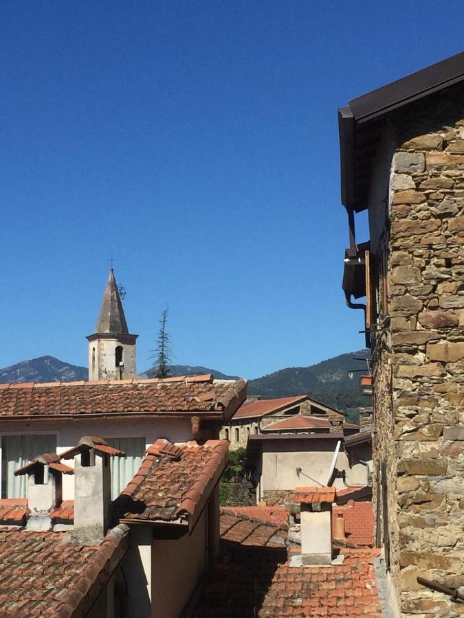 House In The Medieval Village Apricale Luaran gambar