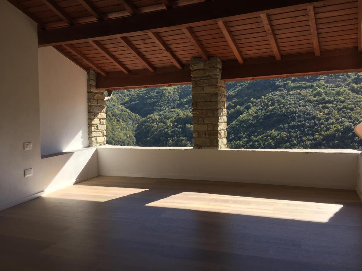 House In The Medieval Village Apricale Luaran gambar