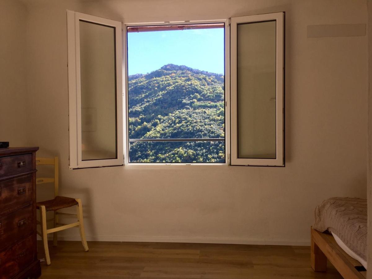 House In The Medieval Village Apricale Luaran gambar