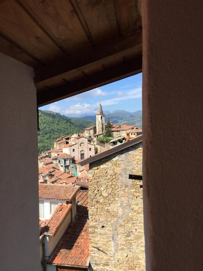 House In The Medieval Village Apricale Luaran gambar